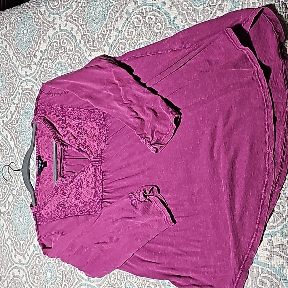 Lucky Brand ladies top